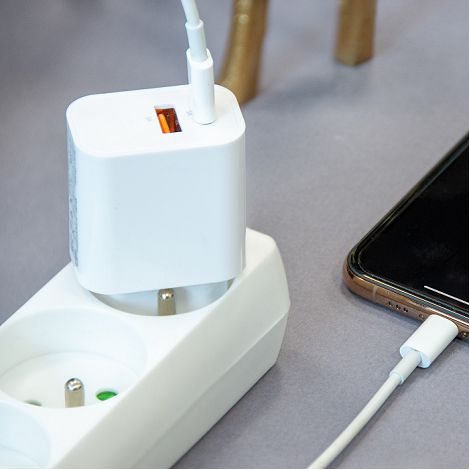  SUKO - CHARGEUR SECTEUR USB TYPE-C 15W + USB-A - BLANC