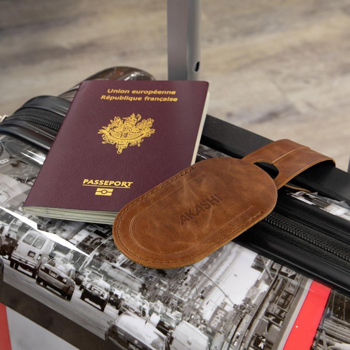  ETIQUETTE BAGAGE  EN CUIR VERITABLE MARRON FONCE