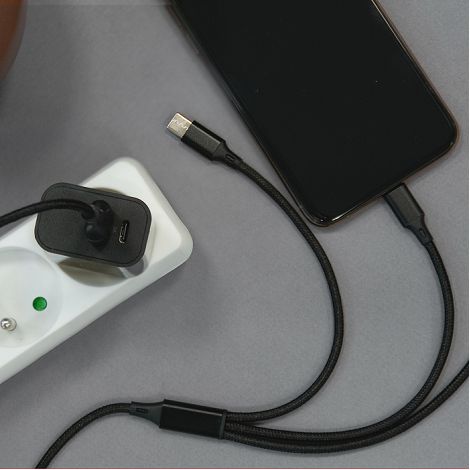  KIT ESSENTIEL PRISE + CÂBLE