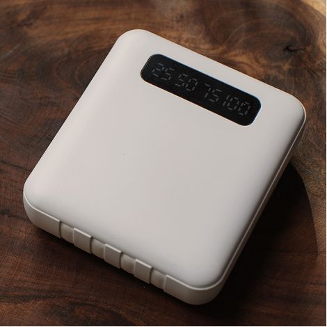  BATTERIE DE SECOURS AVEC 4 CABLES - 10 000 MAH BLANC