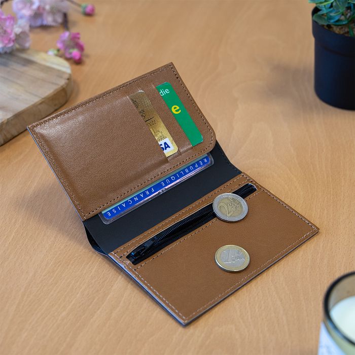  PORTEFEUILLE VERTICAL EN SIMILI-CUIR LISSE MARRON