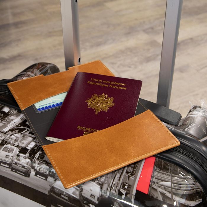  PORTE-PASSEPORT / CARTE GRISE / ASSURANCE EN CUIR VERITABLE MARRO
