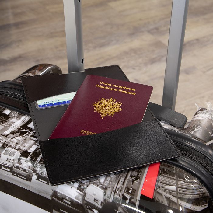  PORTE-PASSEPORT / CARTE GRISE / ASSURANCE  EN SIMILI-CUIR LISSE N
