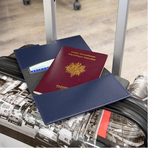  PORTE-PASSEPORT / CARTE GRISE / ASSURANCE CUIR RECYCLÉ BLEU MARIN