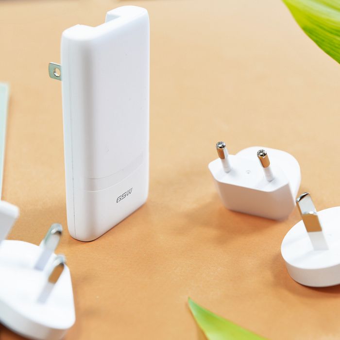  PASO - CHARGEUR SECTEUR 65W UNIVERSEL - EU/US/UK/AUS