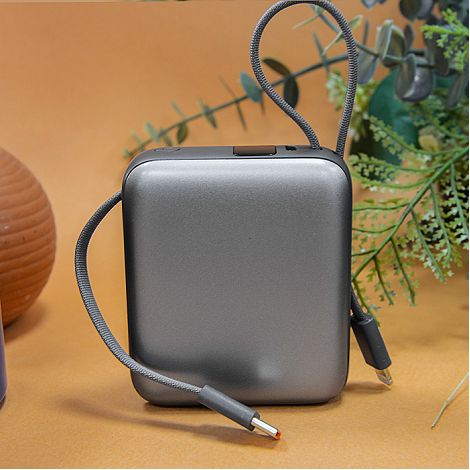  BUSHI - Batterie Powerbank 10,000 mAh avec câbles intégrés à char