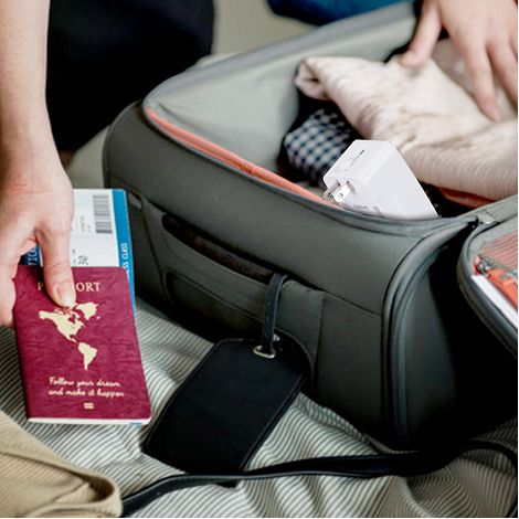  KOJIMA - ADAPTATEUR UNIVERSEL DE VOYAGE AVEC SORTIES USB-C ET USB