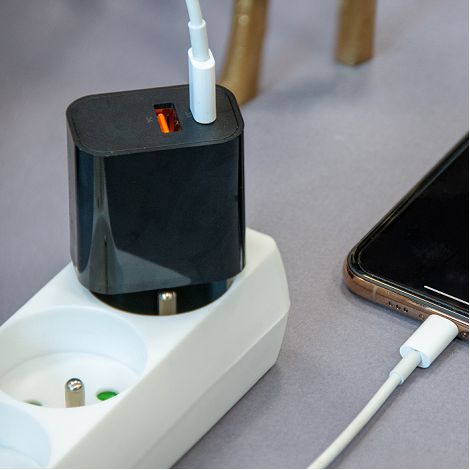  SUKO - CHARGEUR SECTEUR USB TYPE-C 15W + USB-A - NOIR