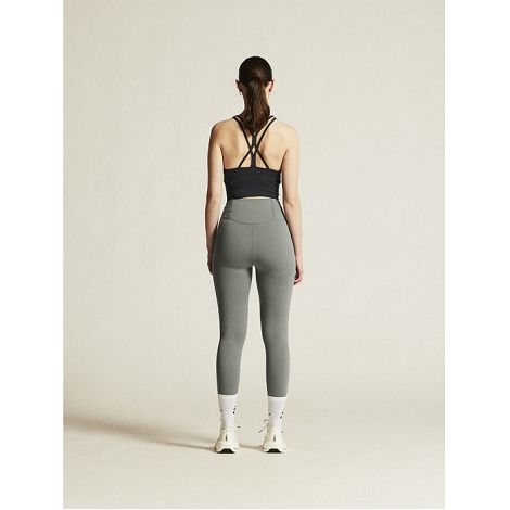  Collective Cropped Singlet W