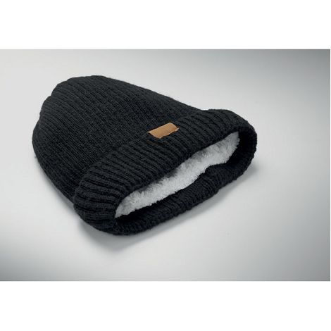  Bonnet tricoté avec revers