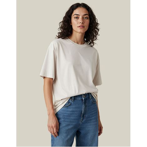  UM T-Shirt (OCS) 
Loose Fit Unisexe