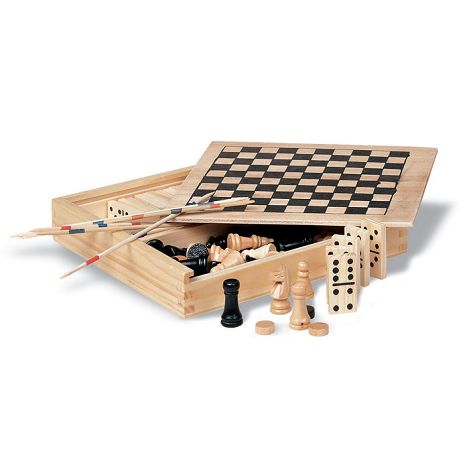  4 jeux dans une boîte en bois