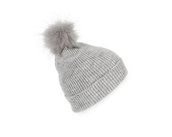 Bonnet à pompon tricoté en fil recyclé