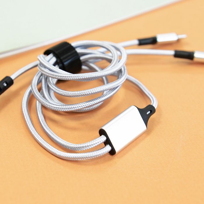  HAKO - KIT ESSENTIEL PRISE + CÂBLE BLANC