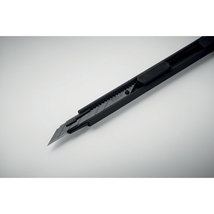  Petit cutter rétractable